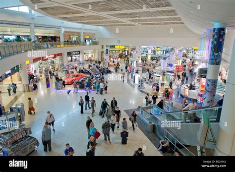 london Gatwick airport shops